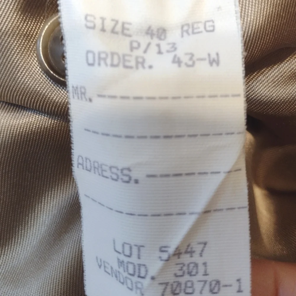 STAFFORD men's 3 button suit size (40)R. as it is.